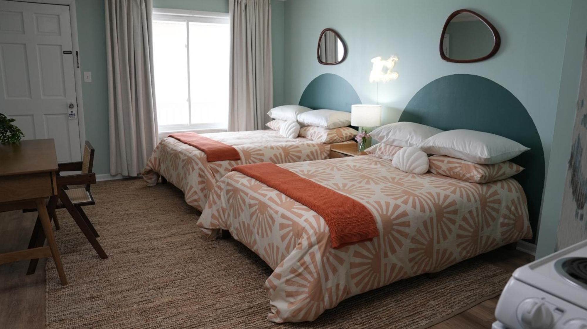 The Savannah Inn Carolina Beach Bagian luar foto